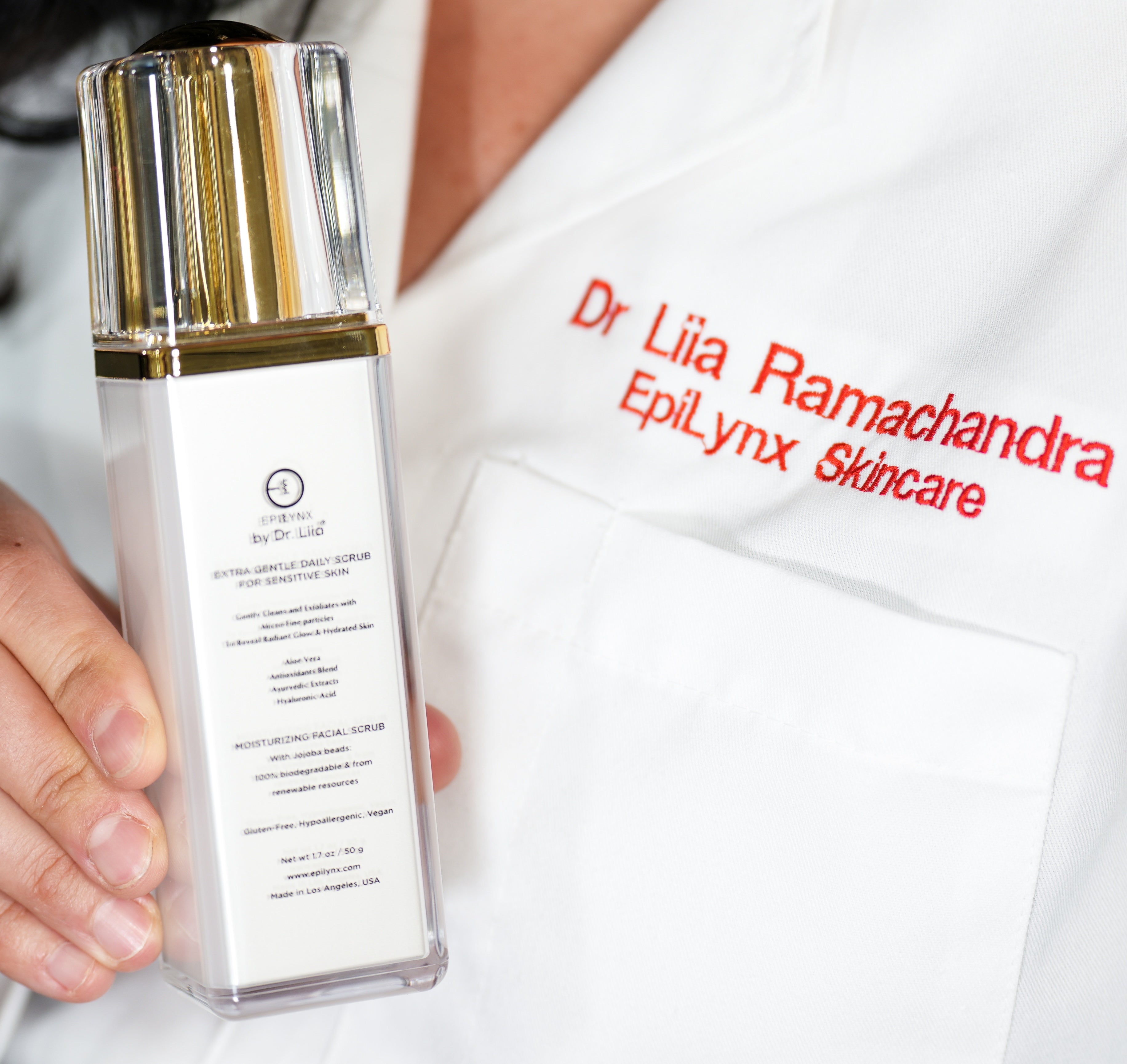 Gentle Exfoliating Face Scrub – Hyaluronic Acid, Aloe Vera & Biodegradable Jojoba Beads